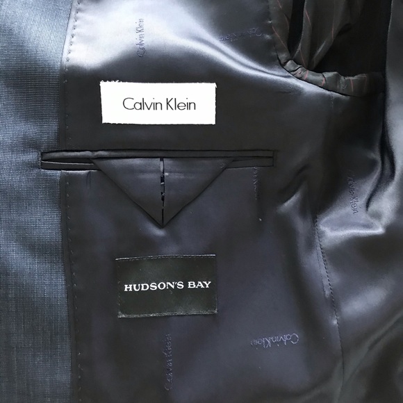 CK slim fit suit. Size 40 R, pants 34 waist - Picture 2 of 3